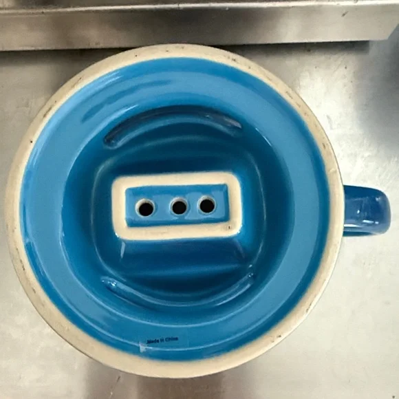 Le Creuset Pour Over Coffee and Mug Set - Picture 6 of 8